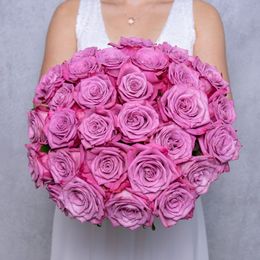 30 ružovofialových ruží